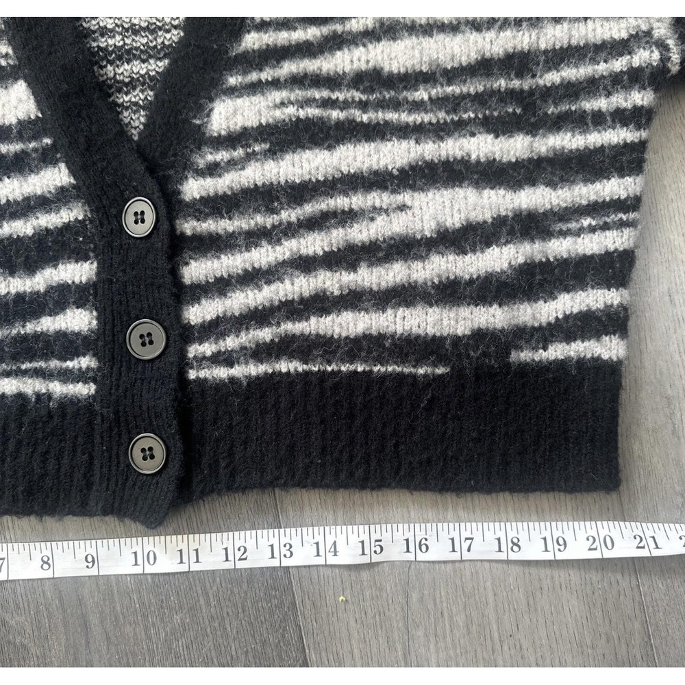 Urban Outfitters Cardigan Wool Sweater Medium Black Zebra Stripe Button CropKnit - Picture 5 of 9